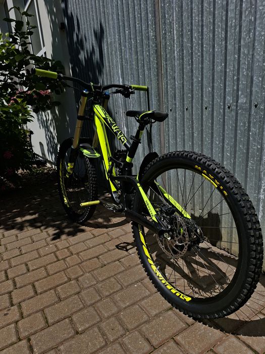 Scott gambler 720 (specialized trek santa cruz yt tues commenca yeti)