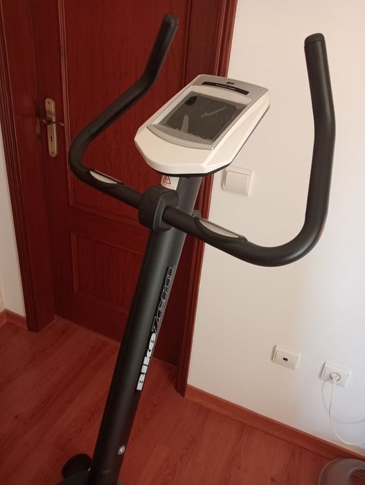 Bicicleta Indoor BH Zero H677

Display LCD com inumeras informações (P