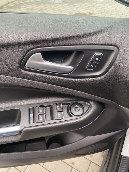 Ford C-max 2015год. ГИБРИД.