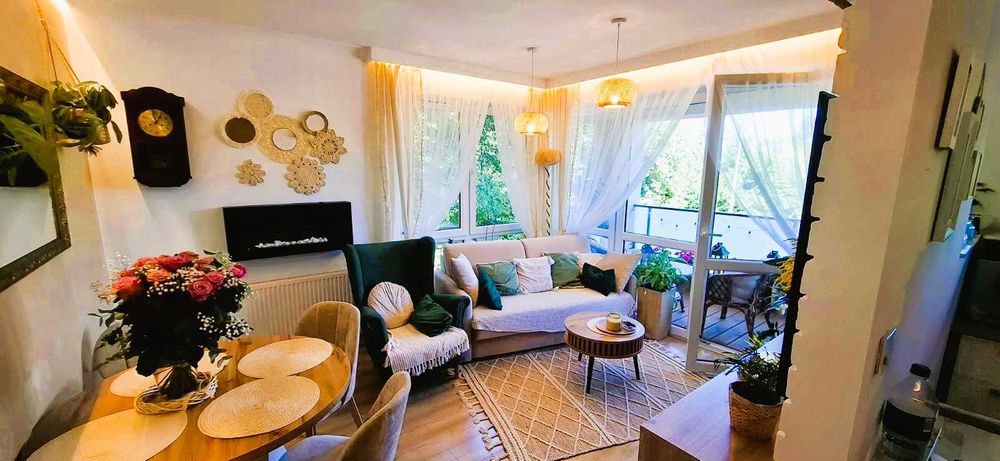 Klimatyczne 3 pokoje (64m²) + wielki balkon 12m², 2 miejsca, komórka!