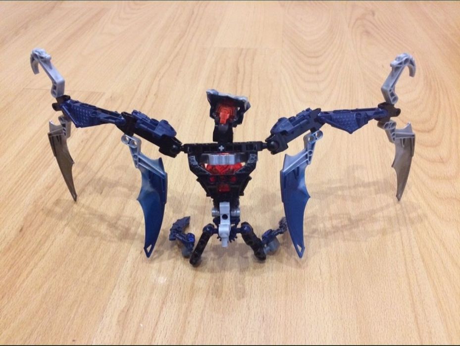 Boneco  - transforma (novo)