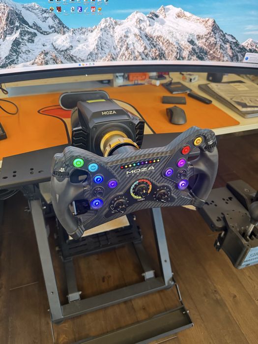 Moza R16 wheel base