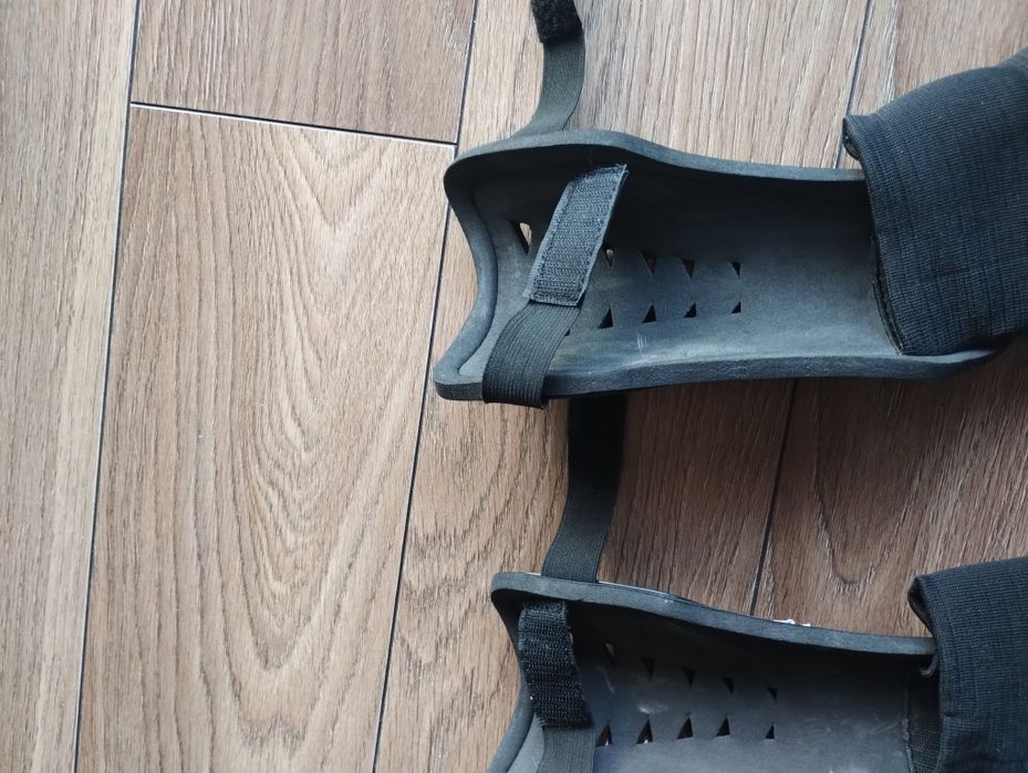 Ochraniacze piłkarskie na piszczele dla dziecka