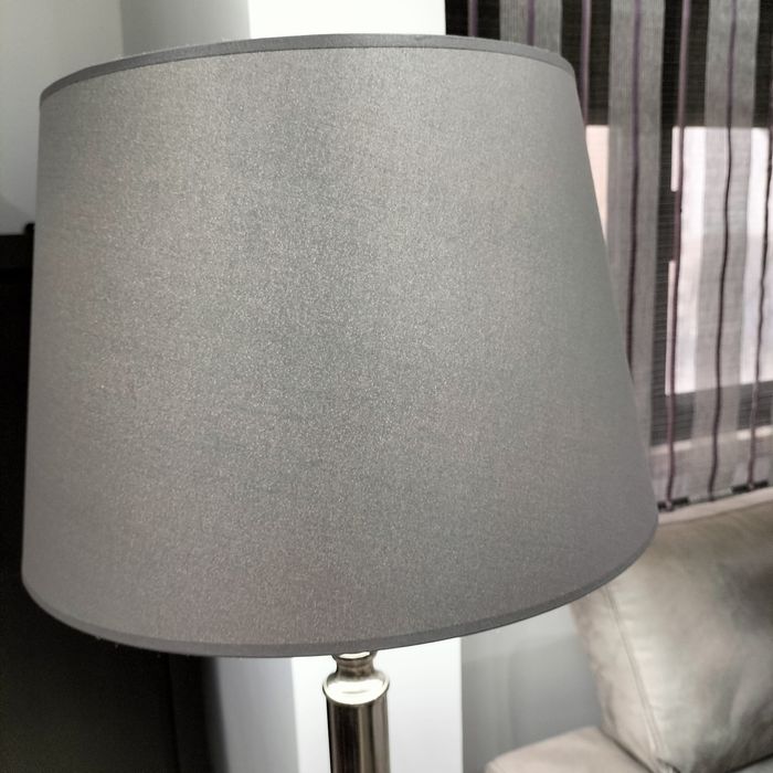 Candeeiro alto metal 96 cm altura. Impecável, como novo.