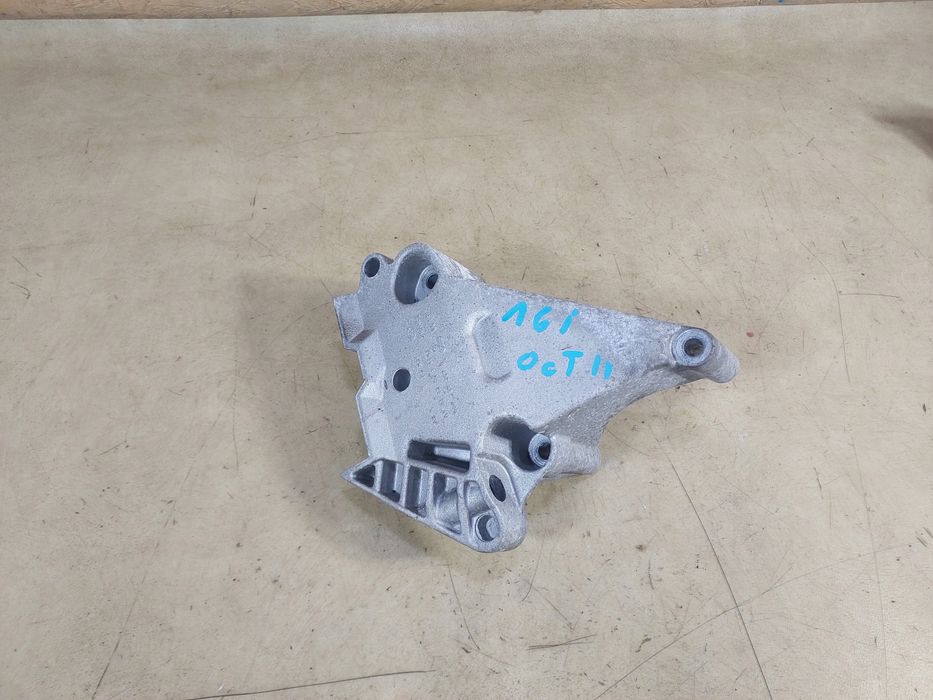 octavia ii golf v 1.6 mpi łapa silnika 06f199207q