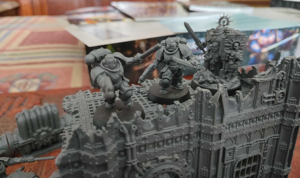 Warhammer 40.000 Command Edition – Completamente Montado e em Excelente Estado