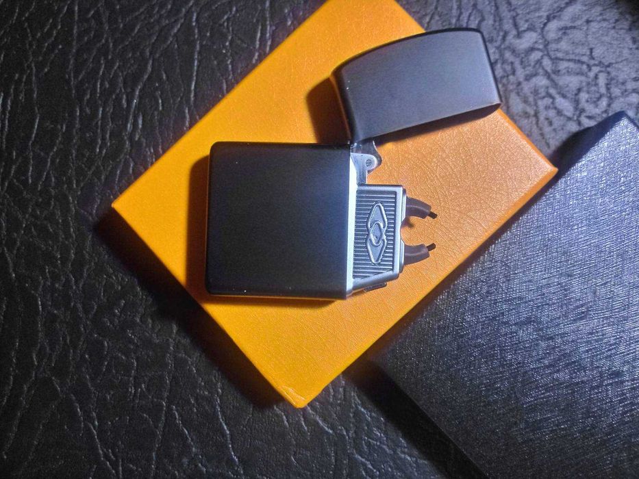 Зажигалка дуговая usb в подарочной упаковке LB-766. Цвет; черный.