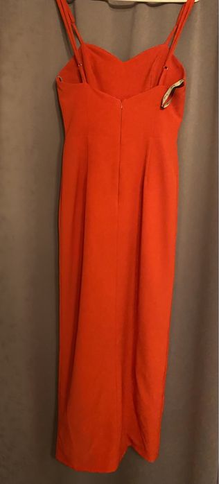 Вечернее красное платье с разрезом