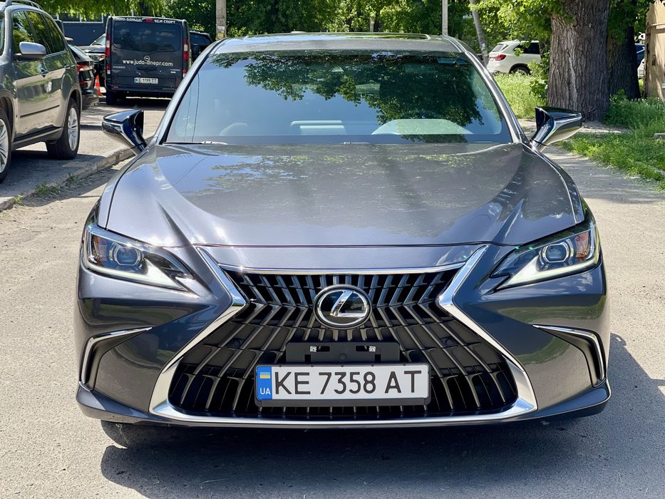 Lexus ES 250 полный привод 2022
