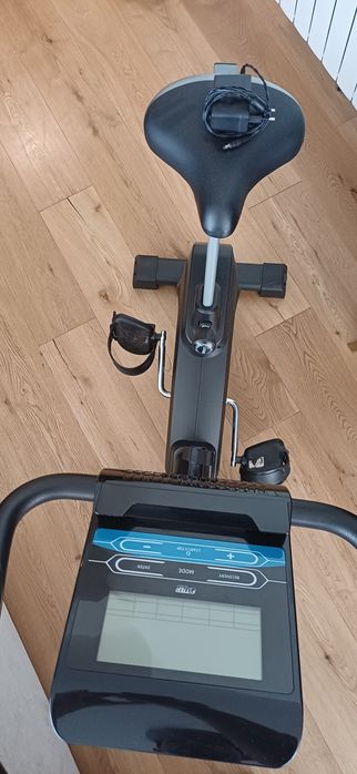 Bicicleta de Fitness em ótimo estado para desocupar. Perfeita para o treino diário em casa.