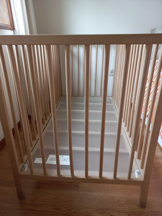 Berço IKEA SNIGLAR  Faia com colchão – Como novo, muito pouco usado