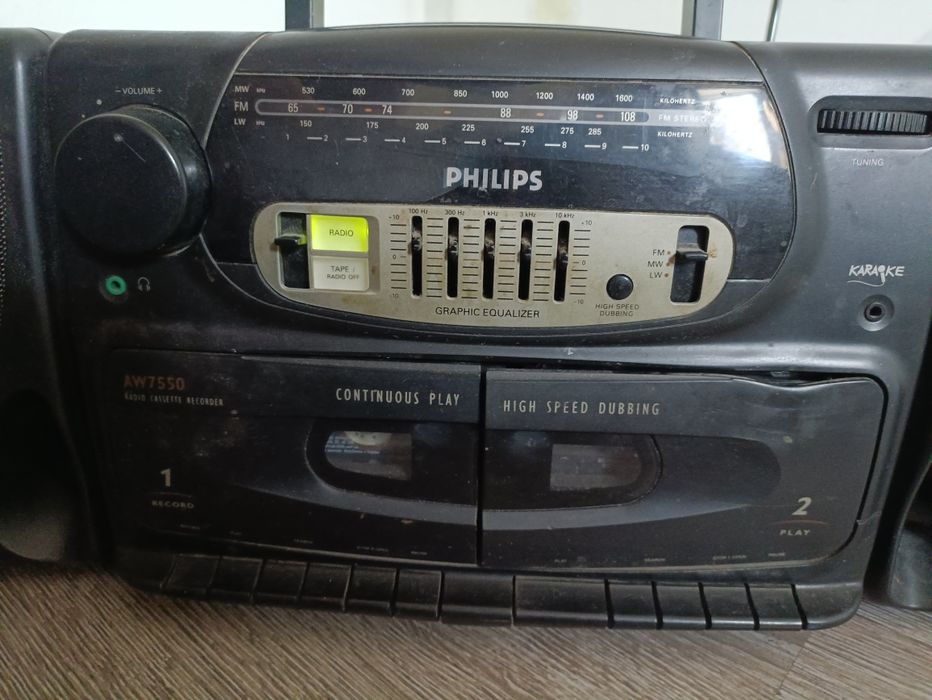 Касетний магнітофон Philips