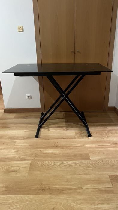Mesa de vidro ajustável