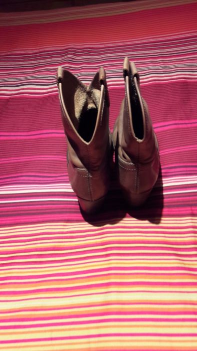 Botas pele castanhas