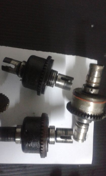 Vendo 5 diferenciais em estado impecável, completos.