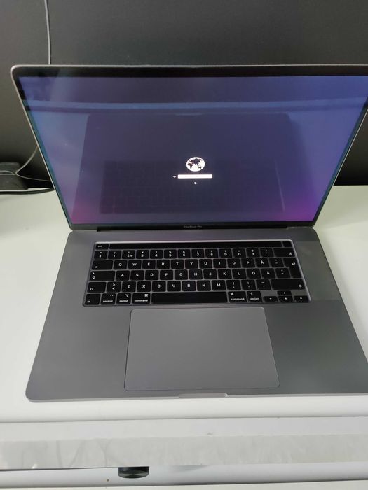 Ноутбук macbook pro 16 2019 /A2141