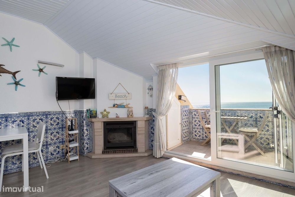 Apartamento T1 com vista mar na primeira linha da praia, ultimo andar