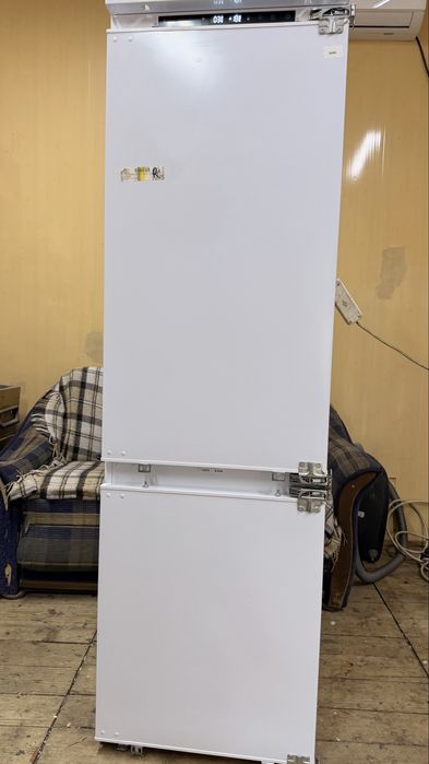 Вбудований холодильник Haier HATB 174 DE No Frost 177 см