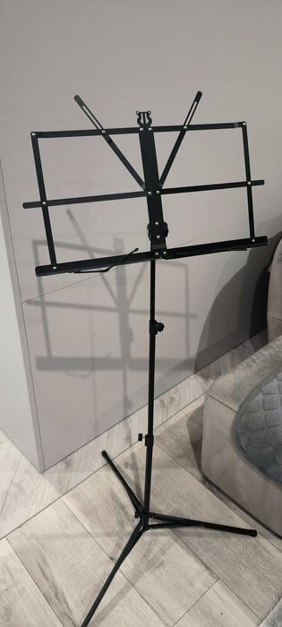 Підставка до нотного зошита .