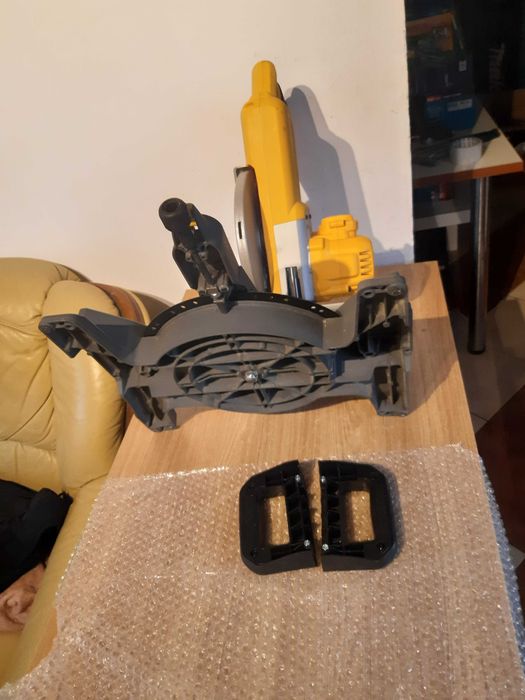 DeWALT DCS777 Ukośnica akumulatorowa 54 V