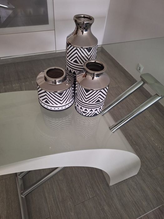 Conjunto Mesa jantar em Vidro, 4 cadeiras e centro de mesa decoratio