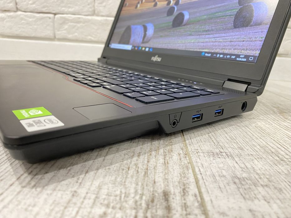 Ноутбук Fujitsu Celsius H7510 i7-10850H/16DDR4/512SSD/Nvidia T1000