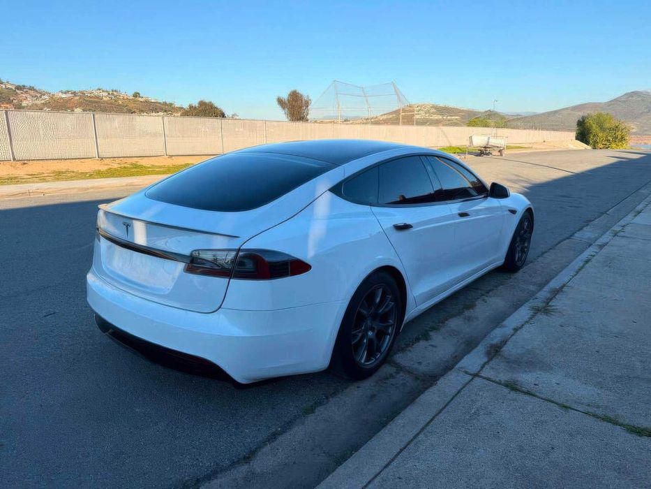Tesla Model S Long Range      2021