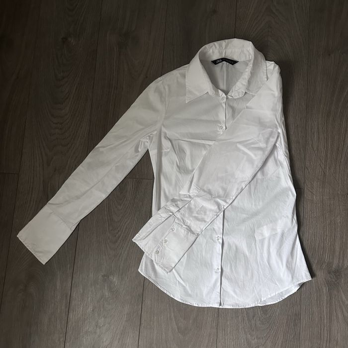 Белая приталенная рубашка Zara