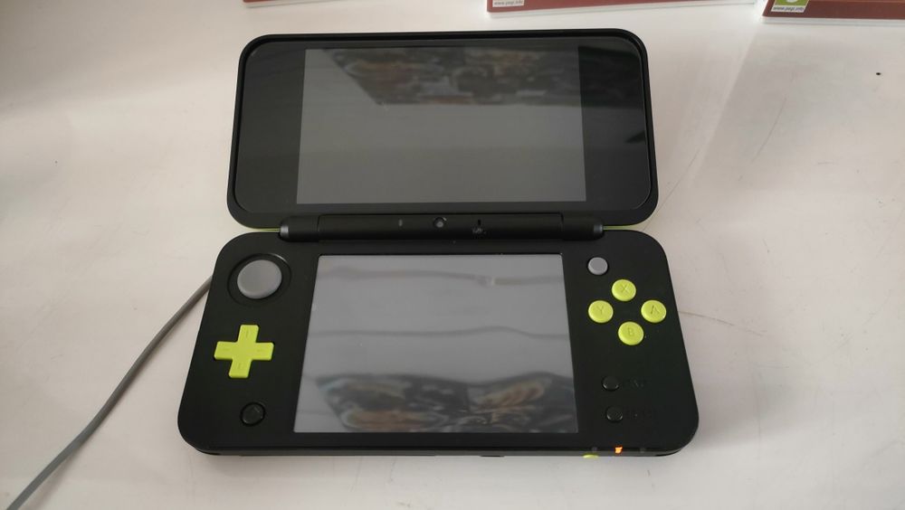 New 2ds xl black/lime