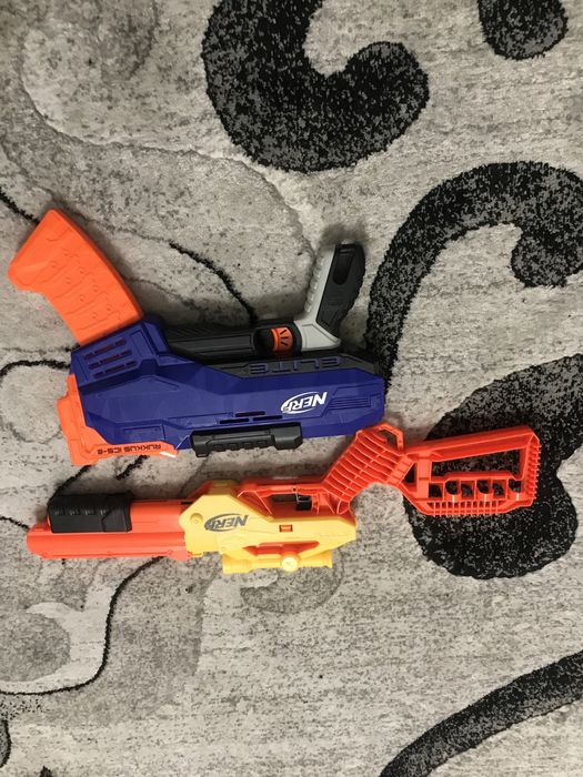 Бластери Nerf нові.