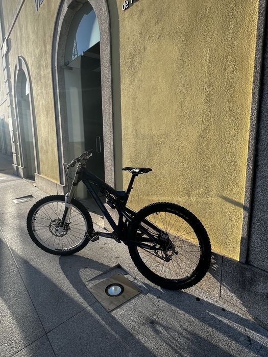 Bicicleta intense de downhill para troca
