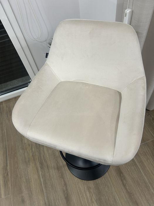 Conjunto de bancos altos de bar