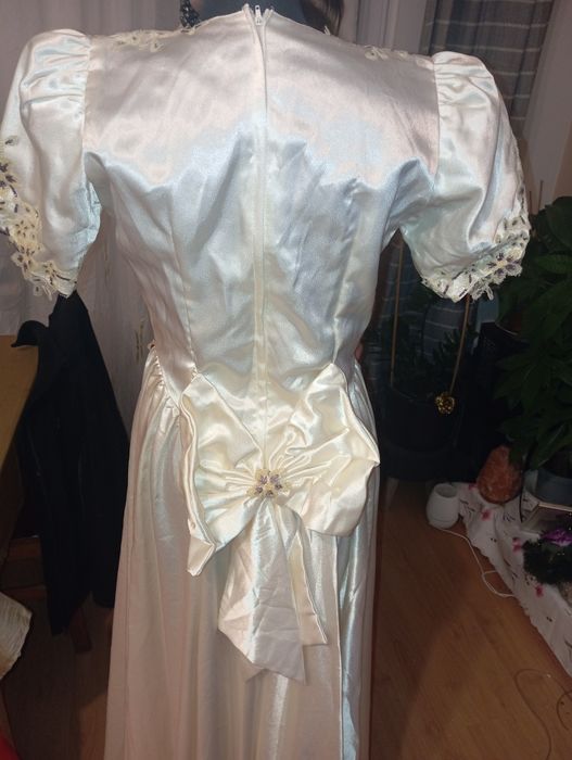 Przepiękna  kremowa suknia ślubna w stylu vintage