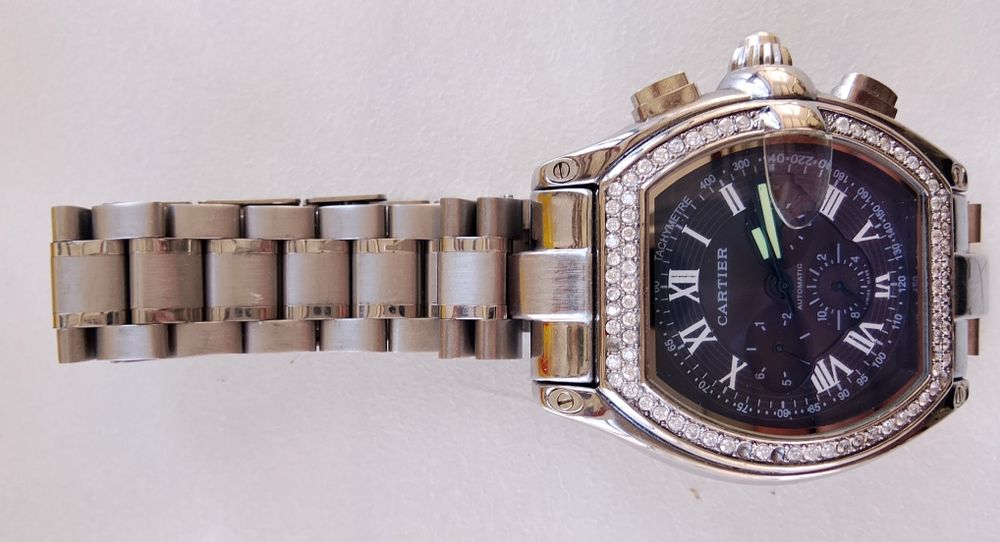 Часы механические Cartier Roadster.
