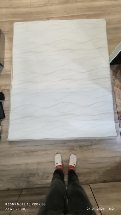 Materac grubość 5 cm.