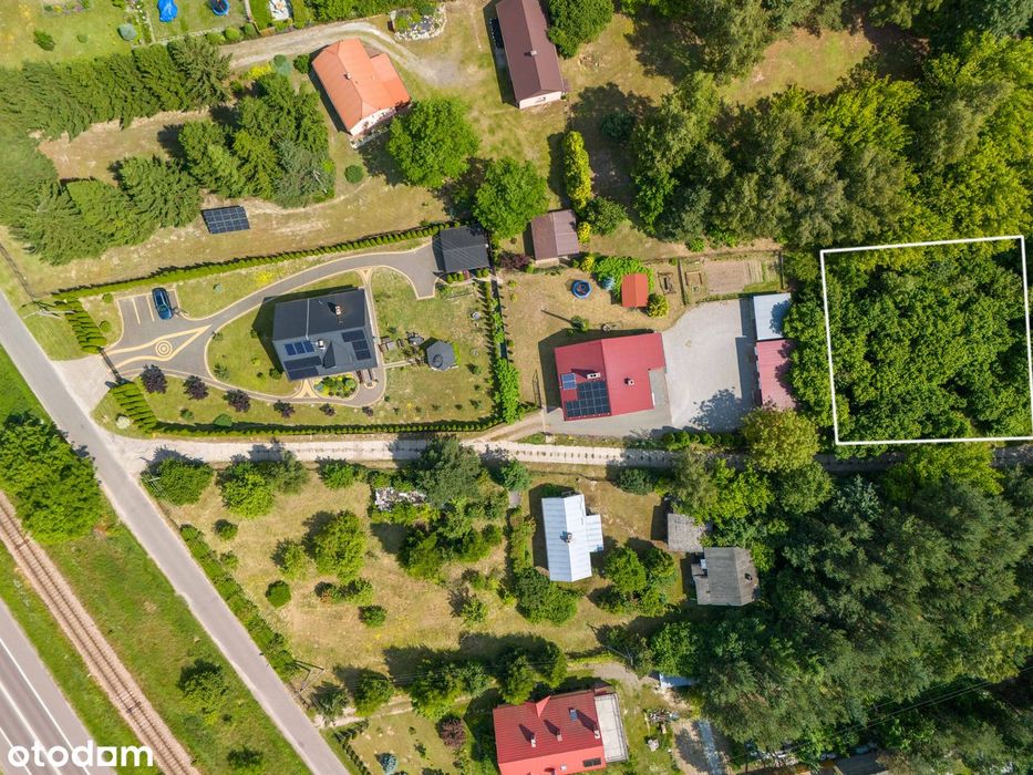 Działka budowlana w okolicy lasu