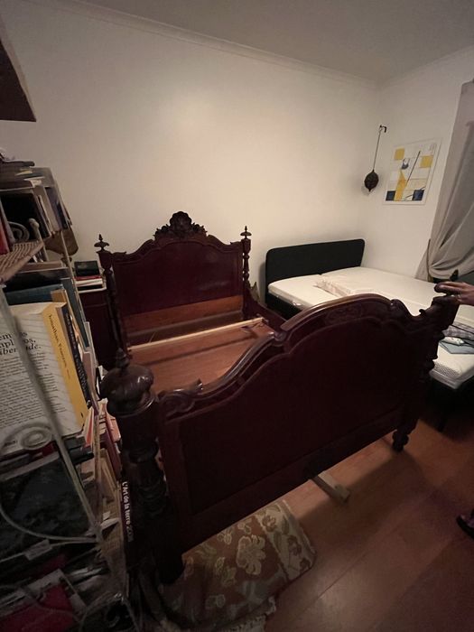 Cama de madeira maciça