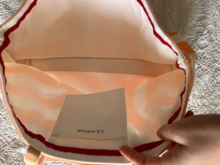 Продам сумку clarins