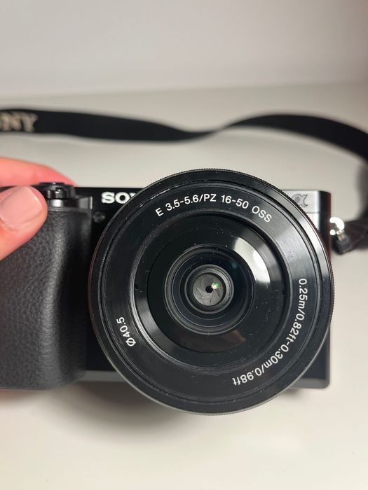 Sony A6100 + E PZ 16-50mm f/3.5-5.6 OSS II