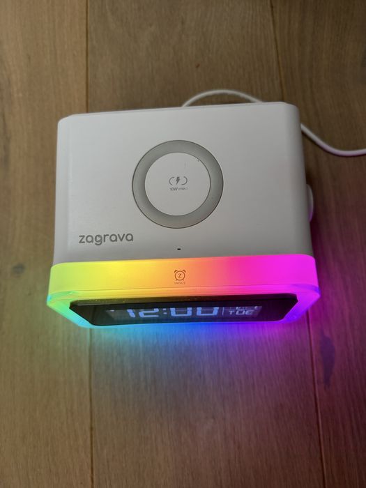 Годинний настільний/будильник/зарядна станція