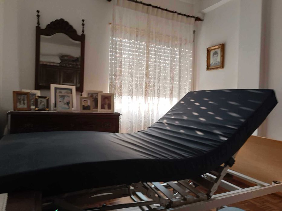 Cama Articulada  com pouco uso