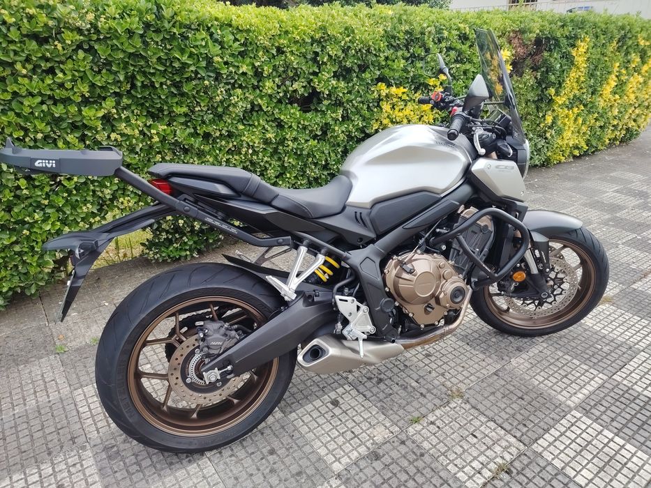 Honda CB -650 R*