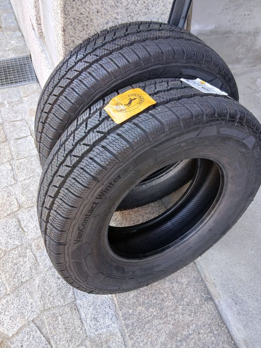 Pneus Novos 215/70R15 C Continental