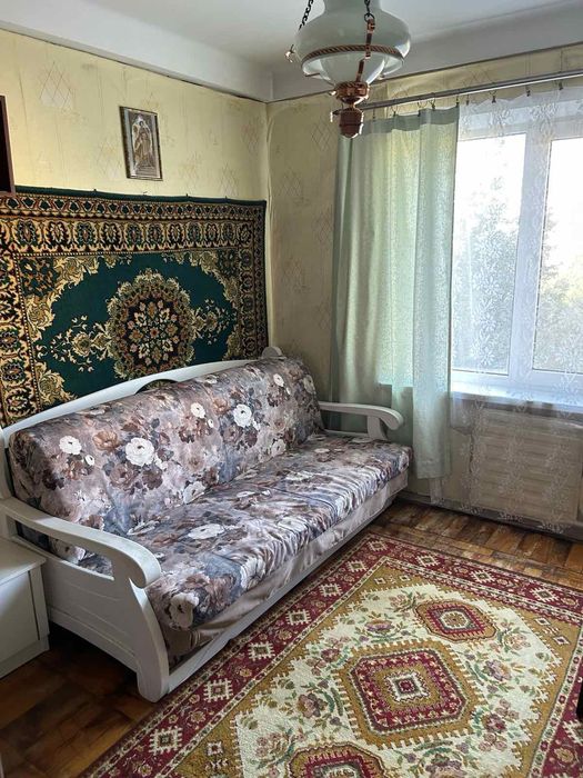 Продам 3-ю квартиру ул. Светлая 6 этаж.