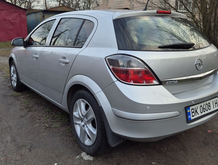 Продам Опель астра h 2012