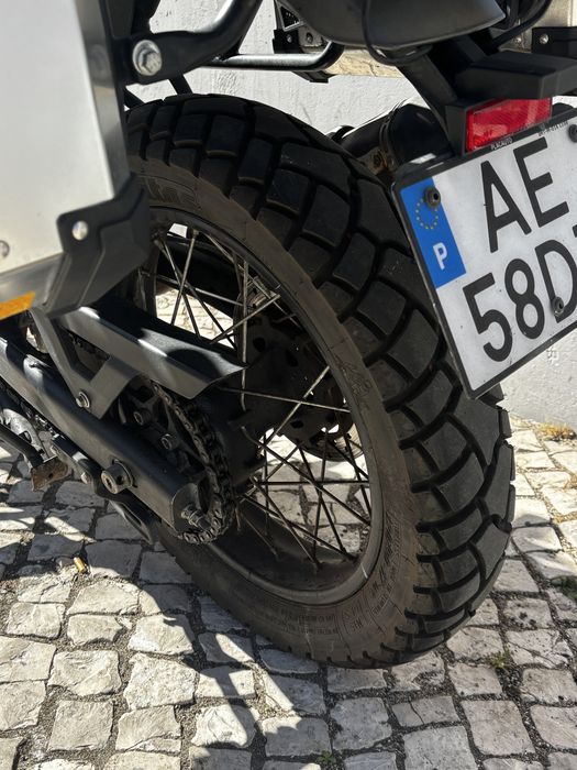 Royal Enfield Himalayan 411 – Fully Equipped for Travel & Meticulously Maintained