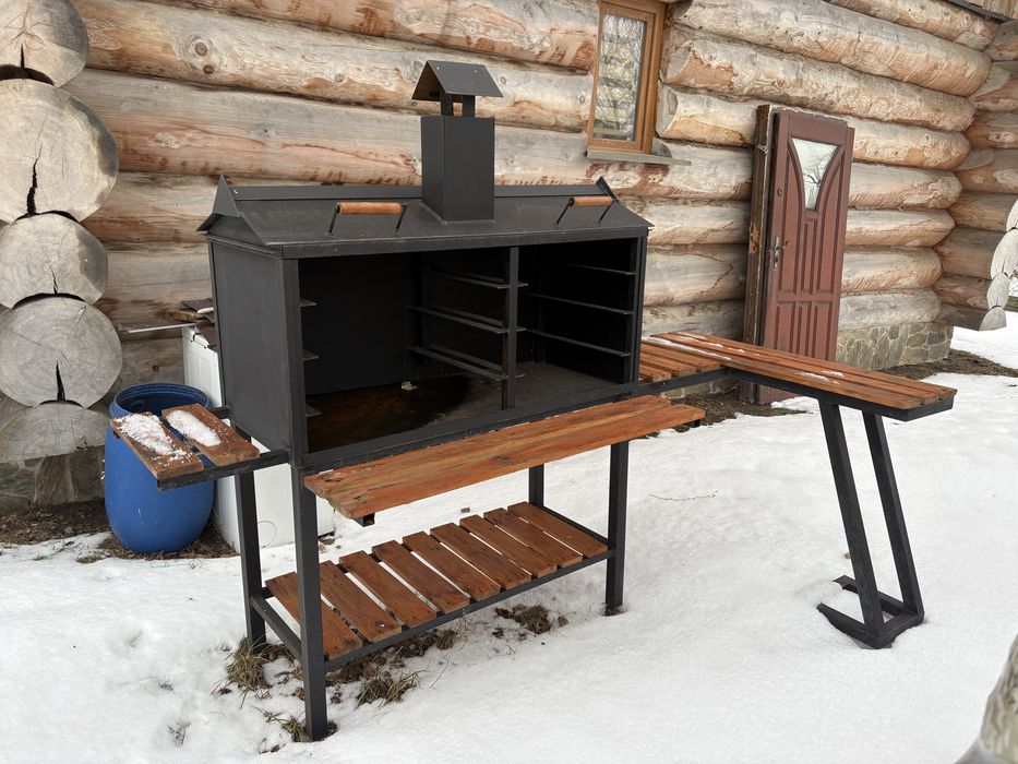Duży grill ogrodowy