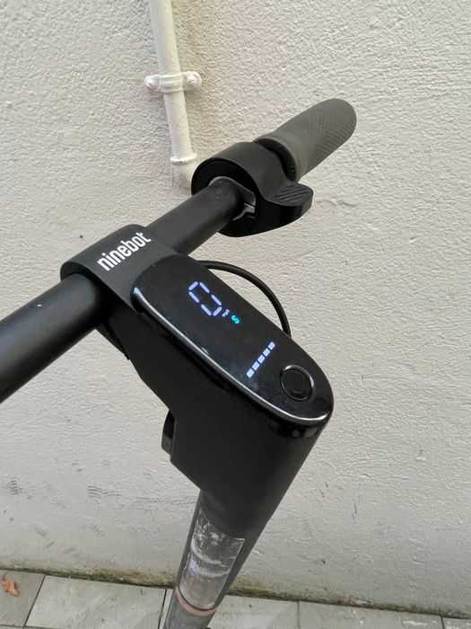 Trotinete Elétrica SEGWAY-NINEBOT NINEBOT F25E II (250 W - Autonomia: 25 Km - Preto)