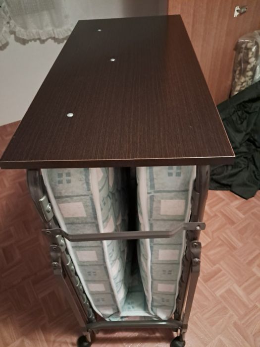 Cama dobrável com colchão molas