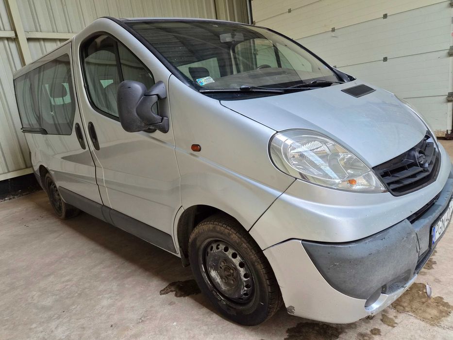 Opel Vivaro- 9-cio osobowy